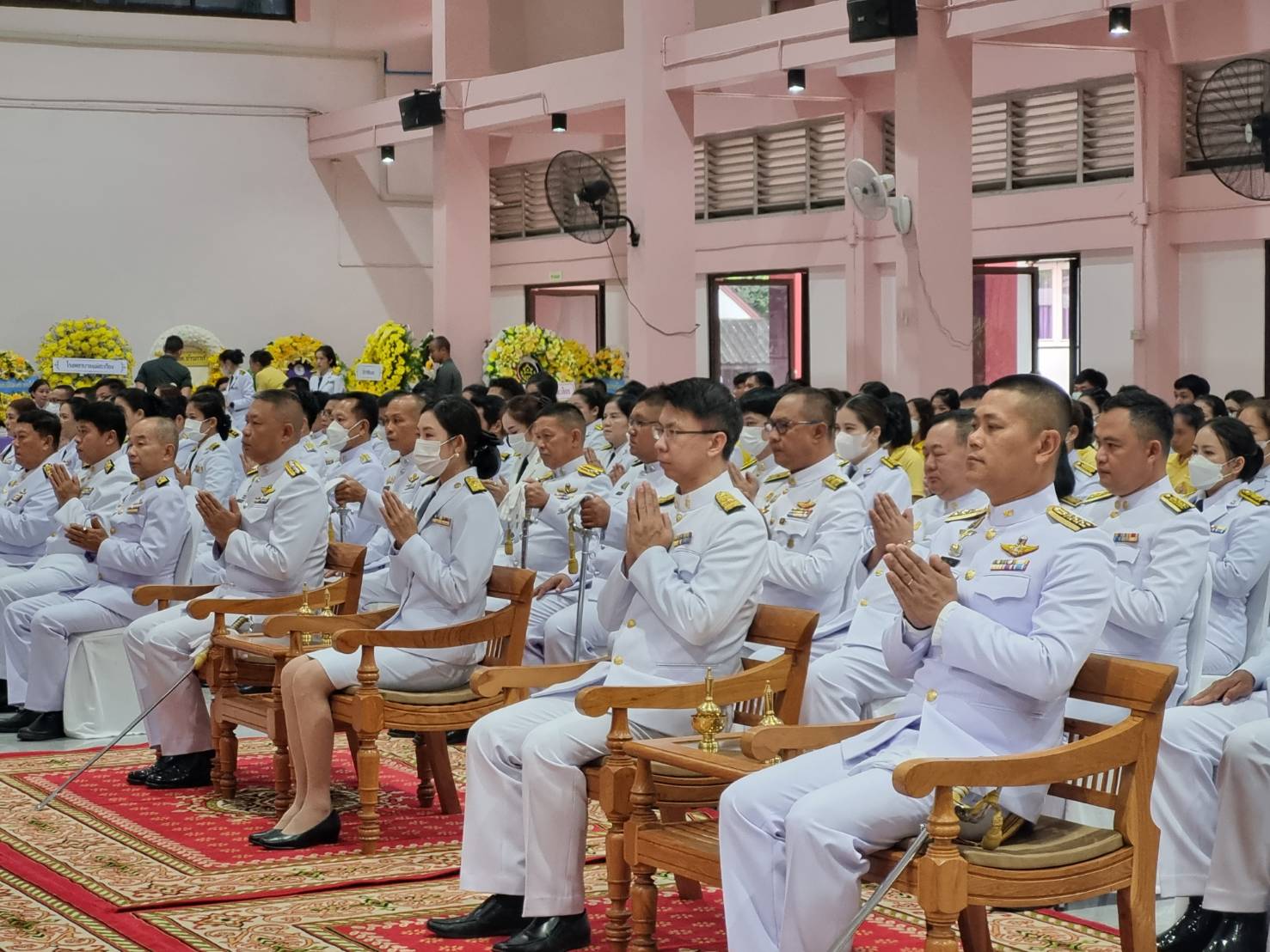 สภ.แม่สะเรียง,ร่วมกิจกรรมทำบุญตักบาตร เนื่องในวันนวมินทรมหาราช 13 ตุลาคม 2566