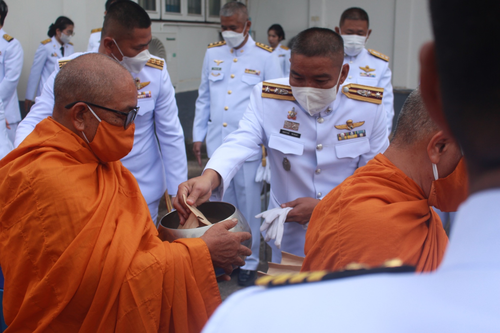 กิจกรรมทำบุญตักบาตร เนื่องในโอกาสเฉลิมพระเกียรติสมเด็จพระนางเจ้าสิริกิติ์พระบรมราชินีนาถพระบรมราชชนนีพันปีหลวง เนื่องในโอกาสวันเฉลิมพระชนมพรรษา 12 สิงหาคม 2566,สภ.แม่สะเรียง