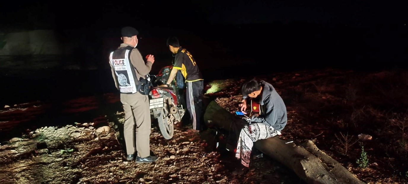 วันที่ 9 กุมภาพันธ์ 2568 ร.ต.ท.สุวิทย์ แสงสุริยันต์ (ร้อยเวร20) ให้สายตรวจรถจักรยานยนต์ 121 ตรวจสอบ บุคคลเมาสุราประพฤติตนวุ่นวาย ตรวจสอบแล้ว ได้ทำการว่ากล่าวตักเตือน และนำส่งที่พักเรียบร้อย