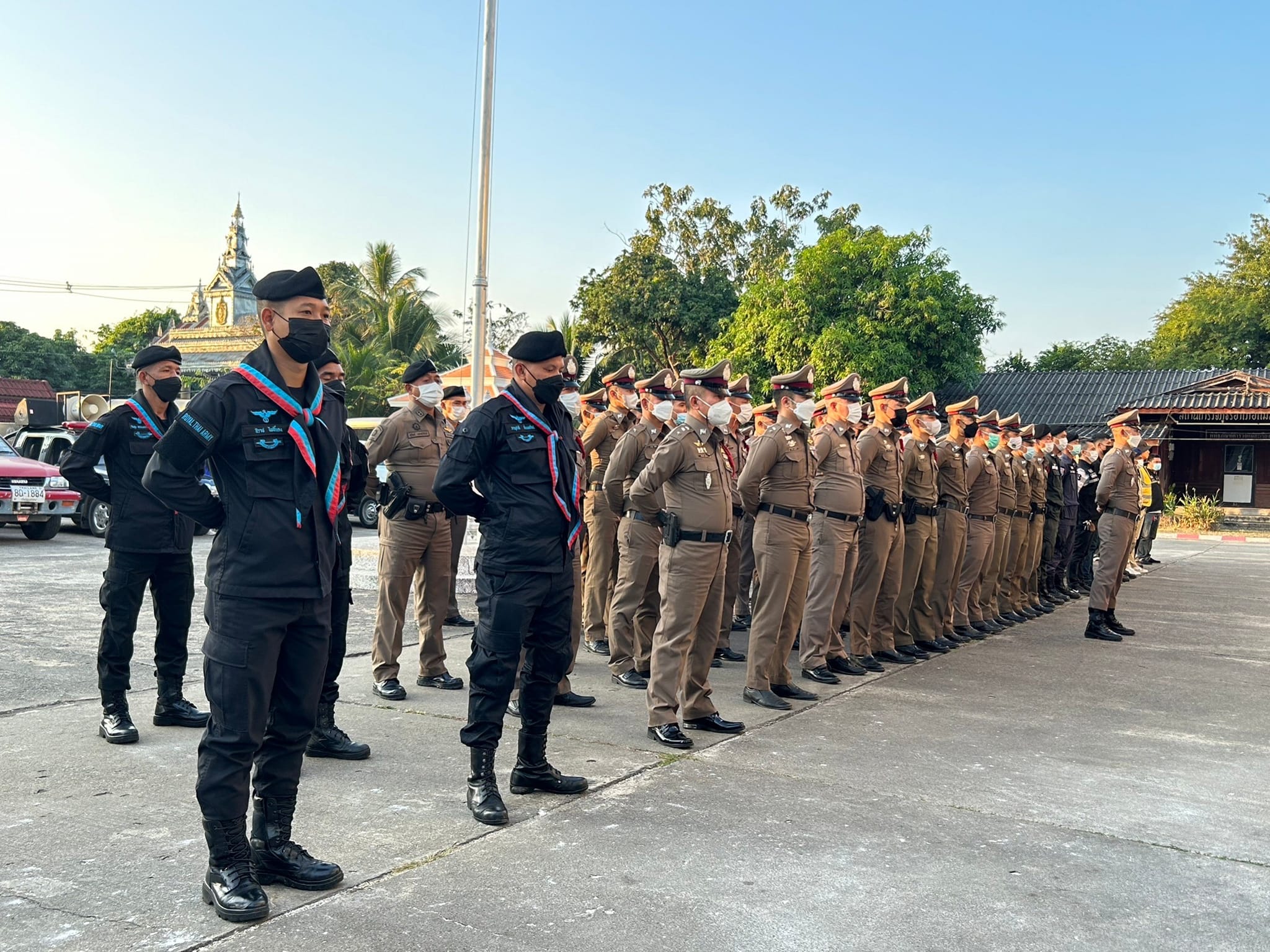 พิธีปล่อยแถวระดมกวาดล้างอาชญากรรมในห้วงวันหยุดยาวปีใหม่ 2566