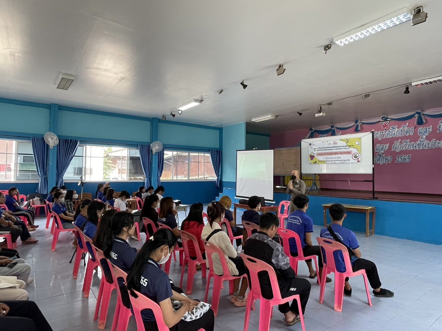 ครูข. บรรยายให้ความรู้เกี่ยวกับการป้องกันอาชญากรรมทางเทคโนโลยี Cyber  vaccine