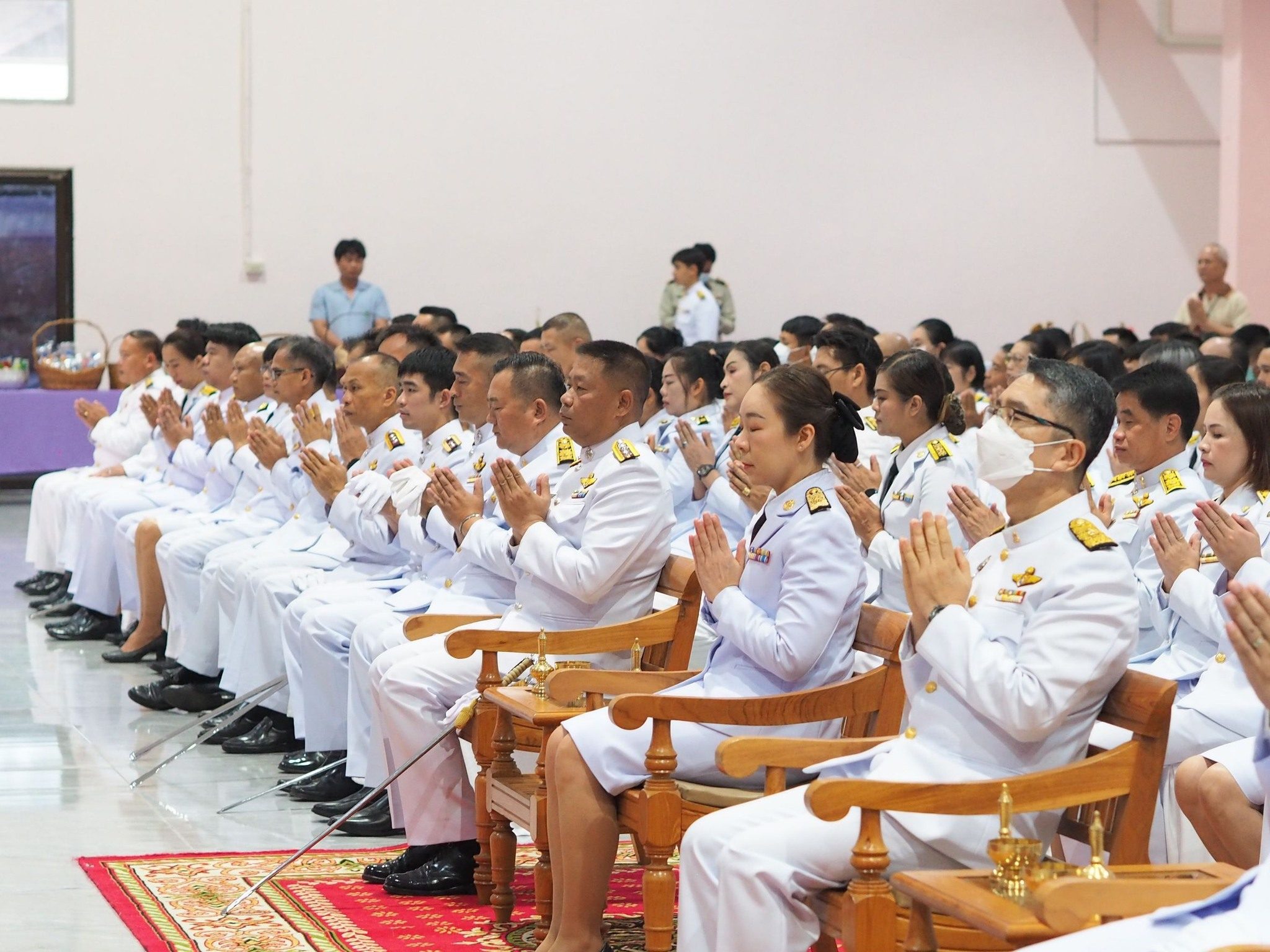 ร่วมพิธีทำบุญตักบาตร กิจกรรมเฉลิมพระเกียรติ สมเด็จพระนางเจ้าฯ พระบรมราชินี เนื่องในโอกาสวันเฉลิมพระชนมพรรษา