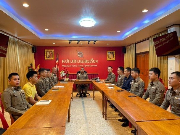 ผู้กำกับการสถานีตำรวจภูธรแม่สะเรียง ได้ชี้แจงเจ้าหน้าที่งานการเงิน และพลาธิการ โดยกำชับเจ้าหน้าที่ทุกนายห้ามรับสินบนหรือทุจริตในการปฏิบัติหน้าที่โดยเด็ดขาด